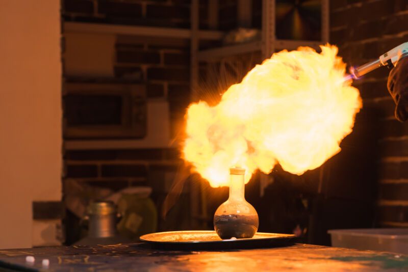 flame demonstrating hydrogen combustion