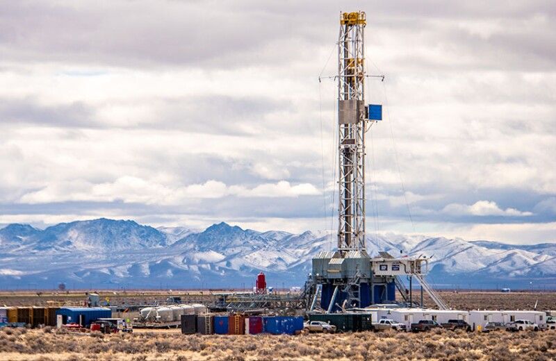 geothermal drilling rigs that access hot underground fluid reservoirs