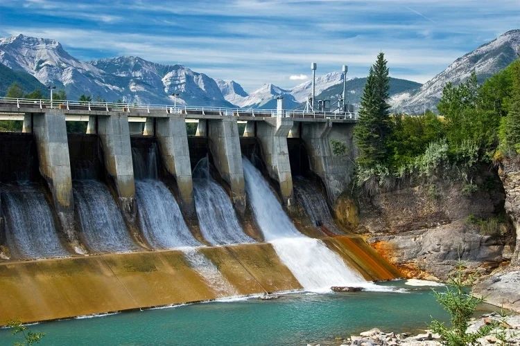 Does Hydro Energy Emit Greenhouse Gases?