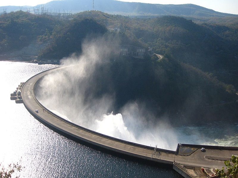 kariba dam generating hydroelectricity
