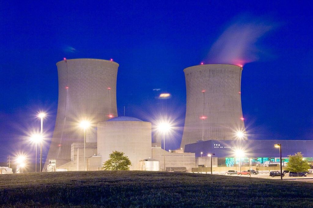 nuclear power plants are very expensive to build and operate