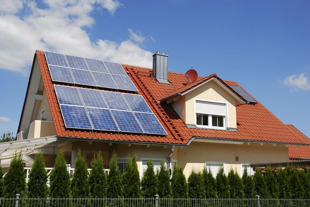 solar panels installed on the roof of a 2500 square foot house in florida
