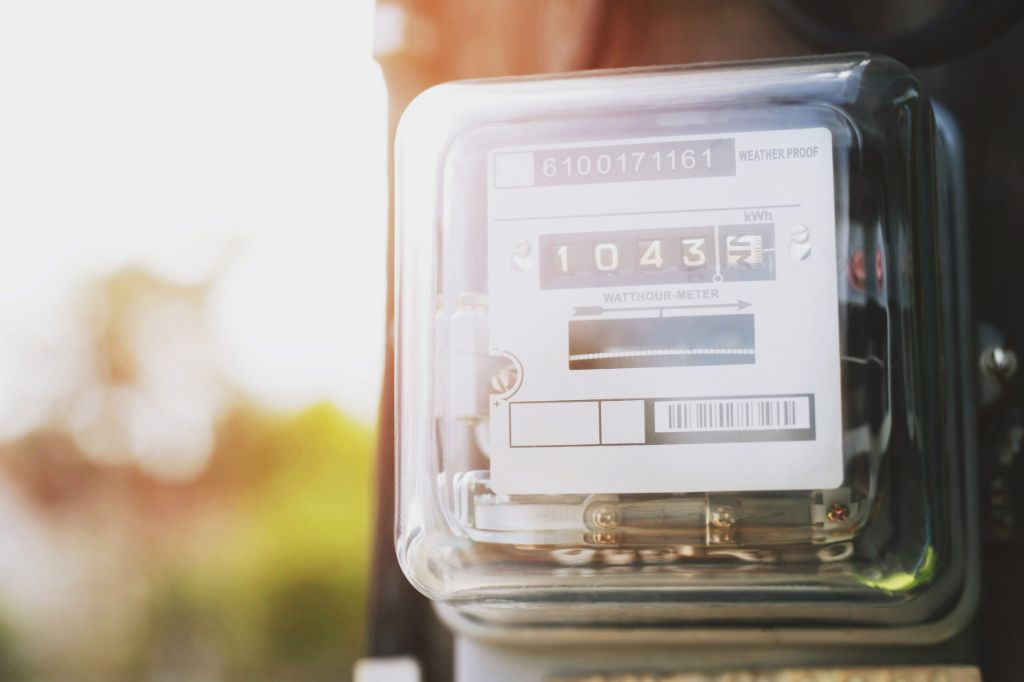 electric meter tracking kilowatt-hour consumption