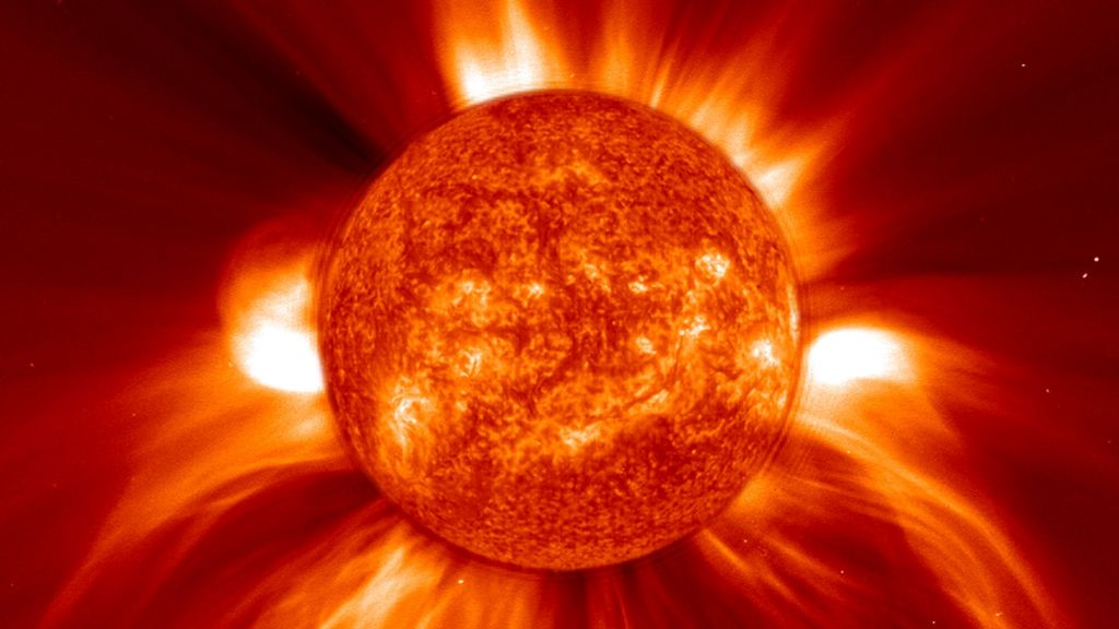 the photosphere is the visible surface of the sun that emits sunlight into space